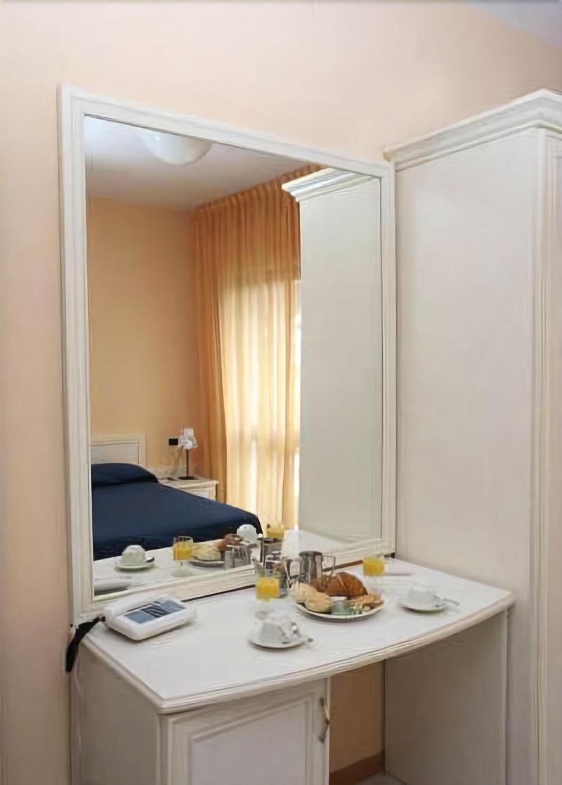 Hotel Elizabeth Марина-ди-Пьетрасанта Экстерьер фото
